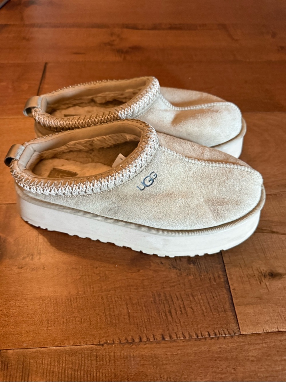 UGG women’s Cozy Slip-On Clog in Cream